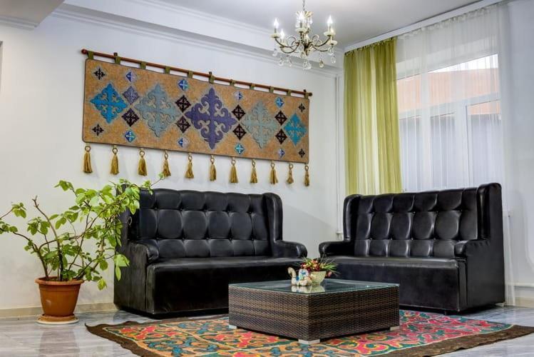 Olive Hotel Kochkor ภายนอก รูปภาพ